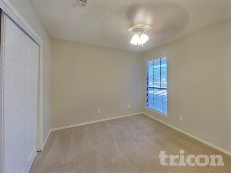 Building Photo - 8033 Berrybrook Dr