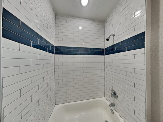 Building Photo - 15278 SW 65 Av Rd