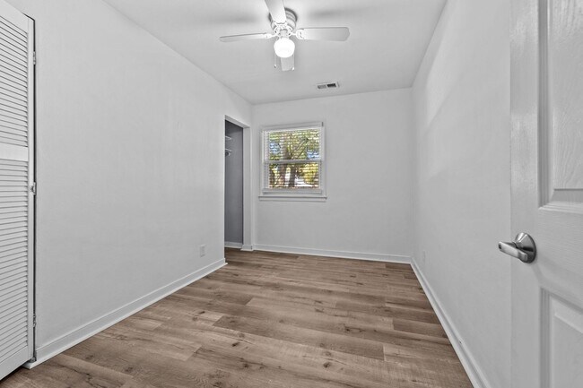 Building Photo - 3-Bedroom Ranch Home