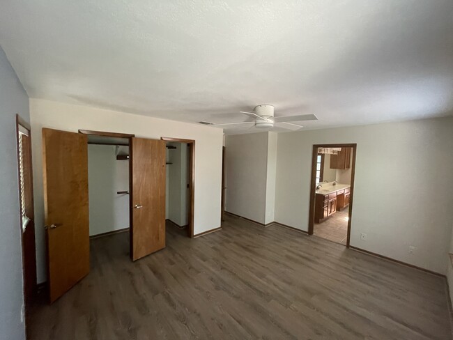 Building Photo - 1214 Timber Bay