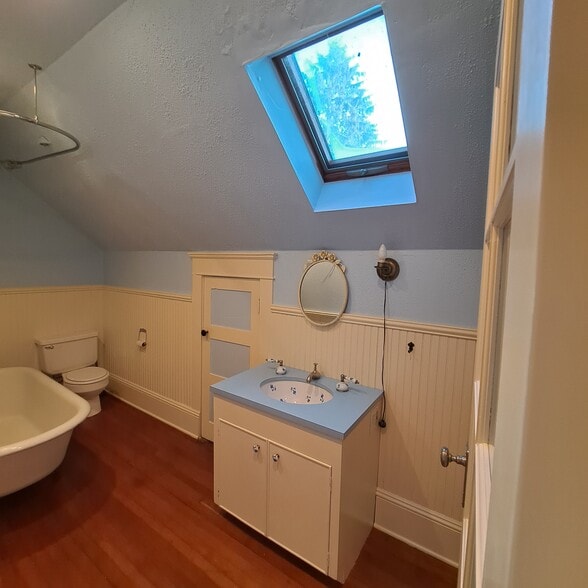 Bathroom - clawfoot with shower - 555 N Simpson St