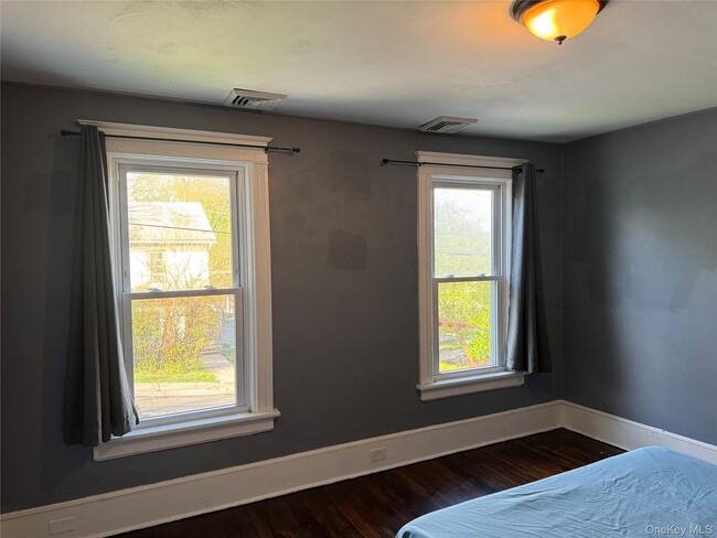 Building Photo - 9 Bartlett St