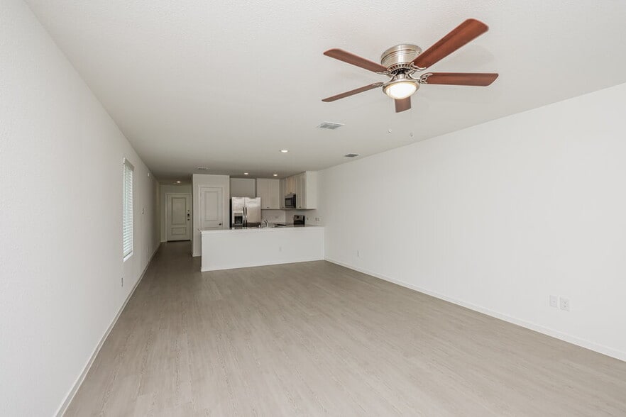 Building Photo - 1223 Maple St