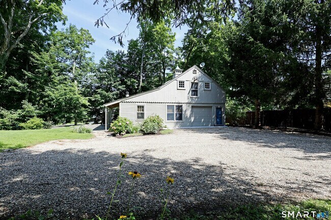 Building Photo - 15 Maple Shade Rd