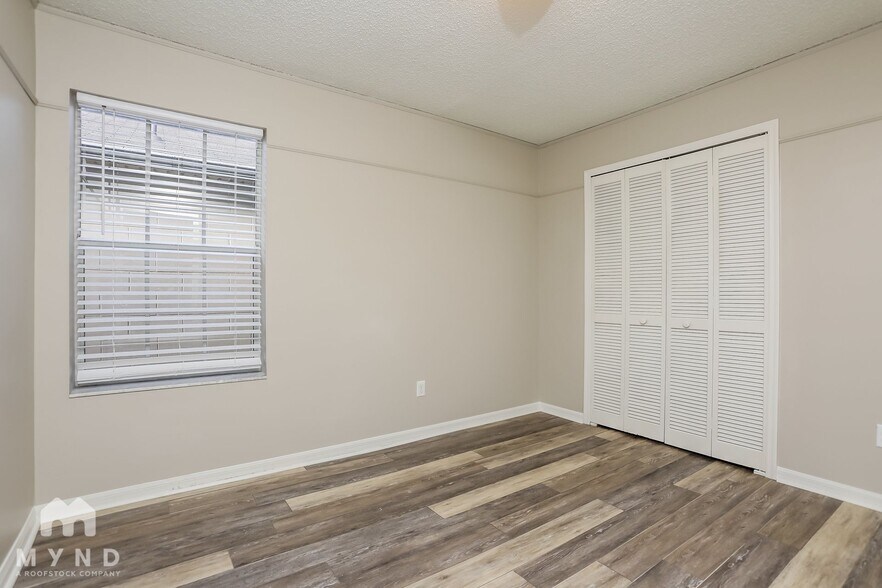 Building Photo - 1729 Chatham Cir