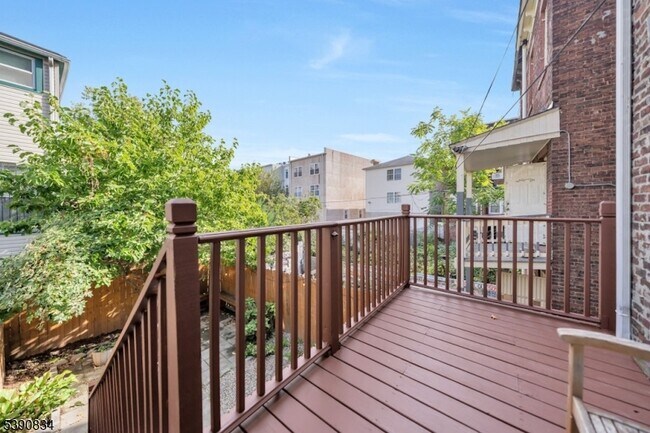 Building Photo - 13 2nd Ave