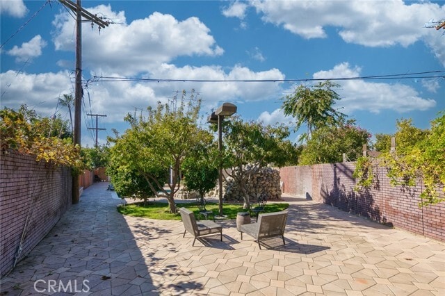 Building Photo - 814 Kellogg Ave