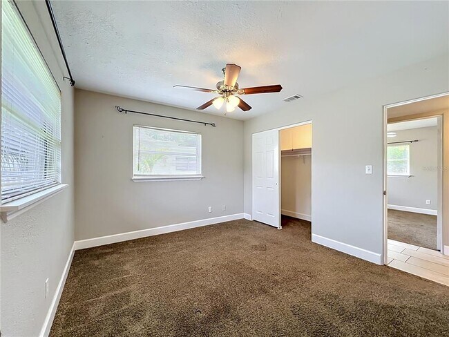 Building Photo - 3012 Rogan Rd
