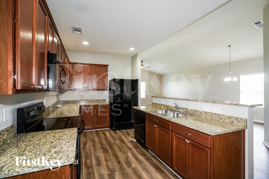 Building Photo - 3437 Pitchers Ln