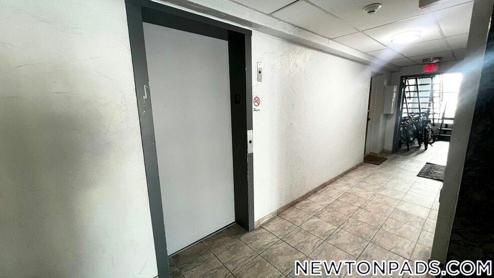 Building Photo - 175 Adams St