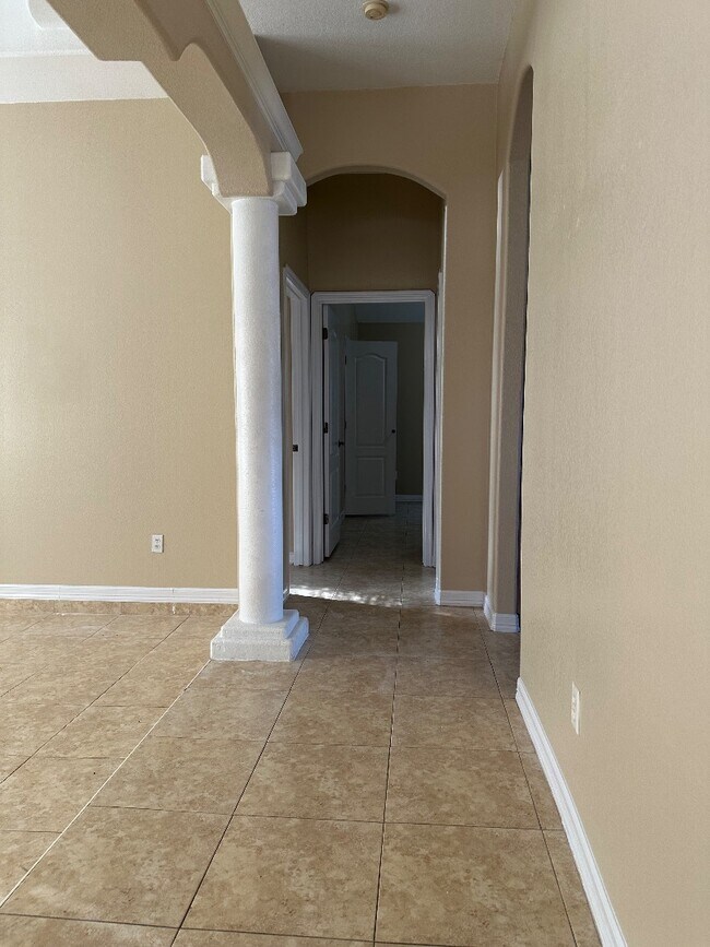 Building Photo - 4007 Zuley St