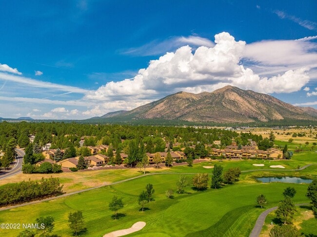 Building Photo - 2605 N Pinon Ridge Dr