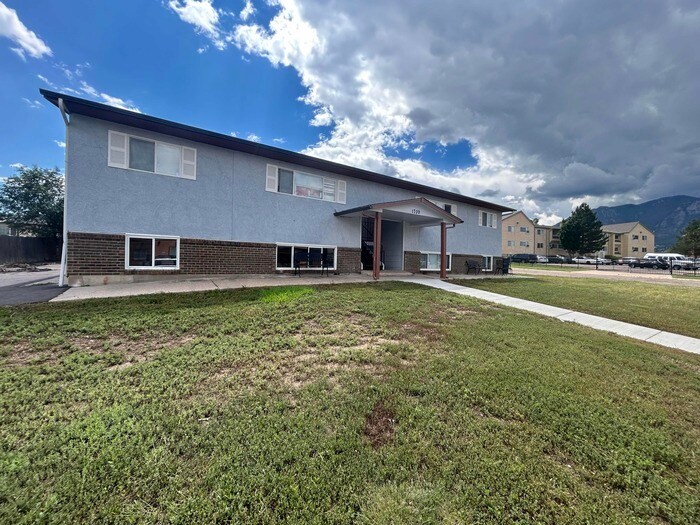 Building Photo - 1709 Hampton S