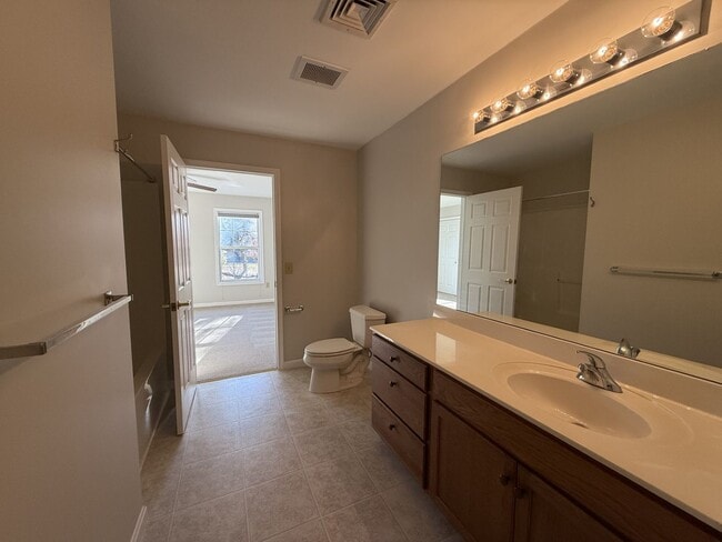 Building Photo - Three Bedroom Condo in Tradition Point