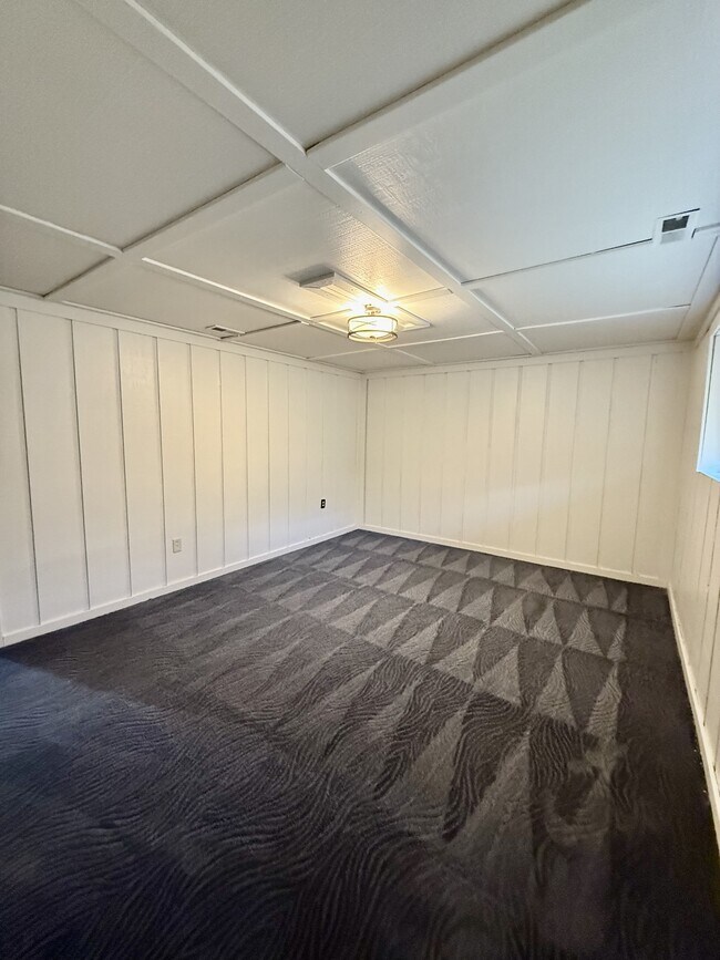 Building Photo - 11152 S Lyndbrook Way