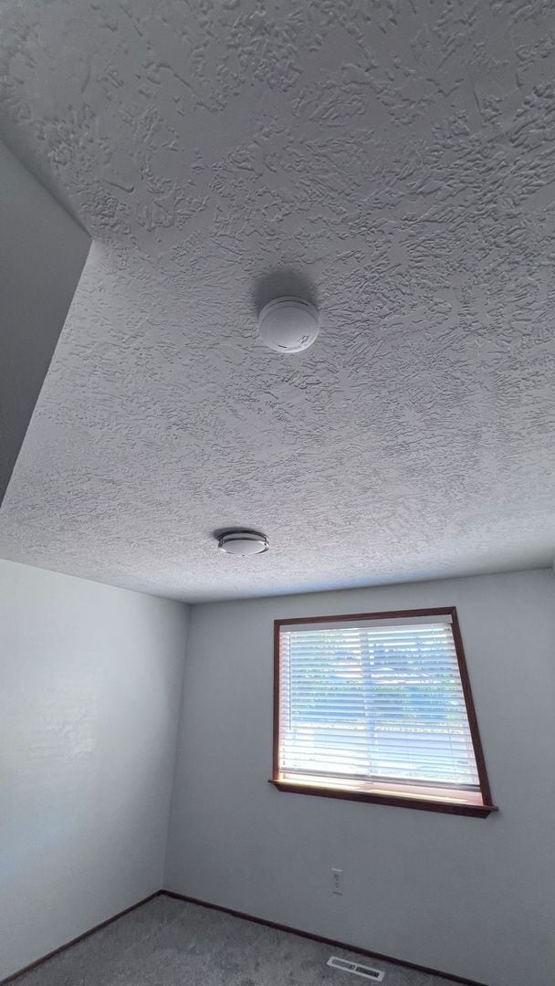 Building Photo - Beautiful 4 bedroom 2 bath home!