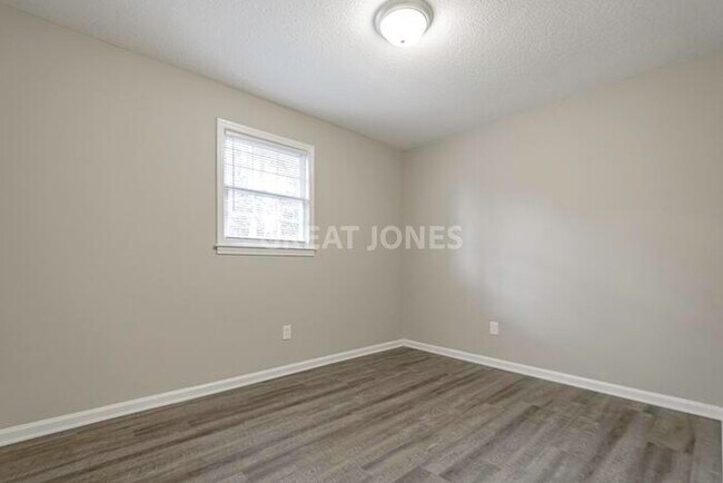 Building Photo - 1209 Hemlock St