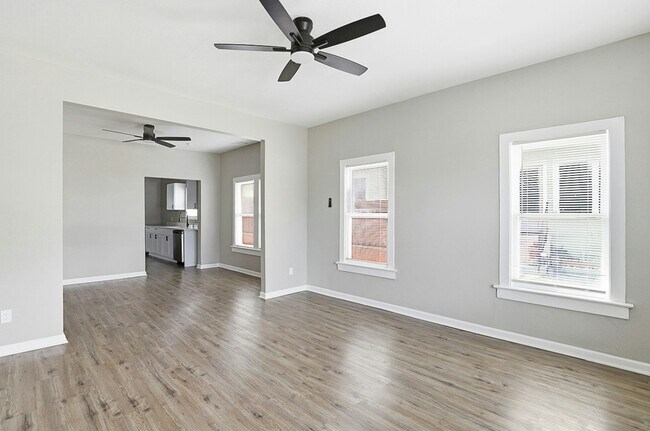 Building Photo - 1230 Hammond Ave
