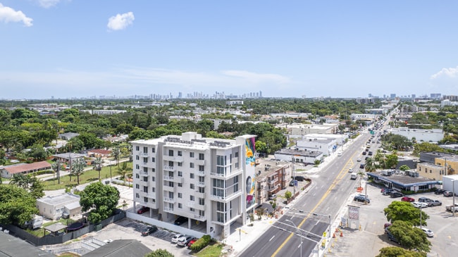 Building Photo - 475 NE 126th St