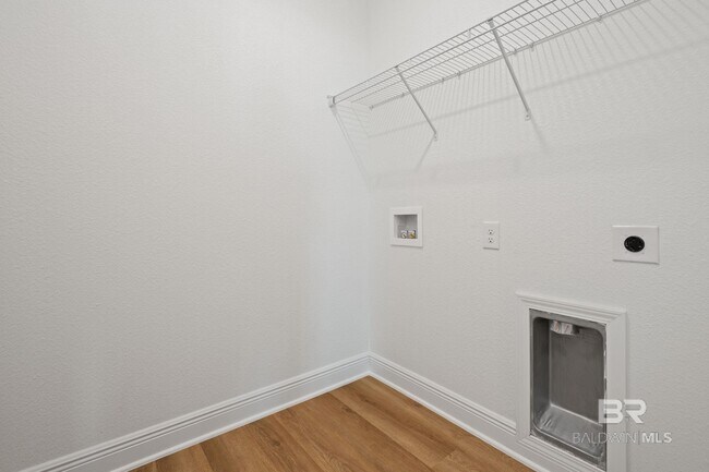 Building Photo - 12946 Grand Rpds Rd