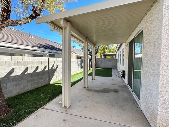 Building Photo - 5244 Ladyhawk Way