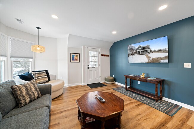 Building Photo - 80 W Geneva St