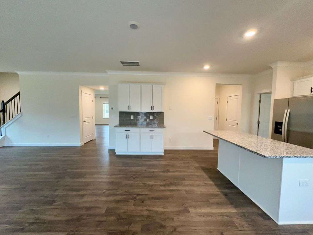 Building Photo - 10811 Upland Dr