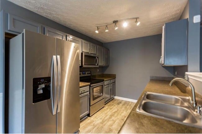 Building Photo - 2829 Vining Ridge Terrace