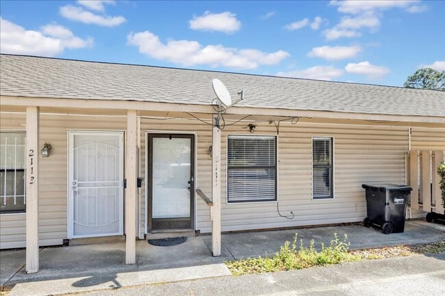 Building Photo - Condo for rent in Grayson Valley ** Price ...