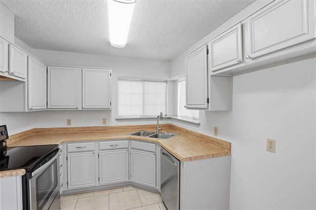 Building Photo - 1122 Hidden Creek Dr