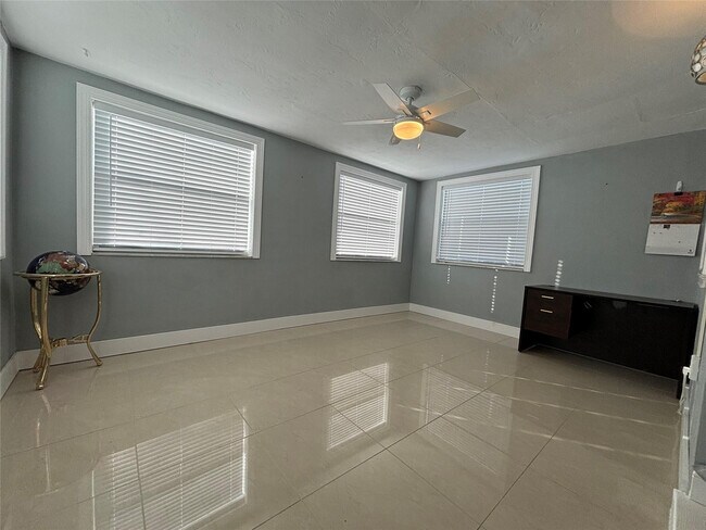 Building Photo - 3811 NE 18th Ave