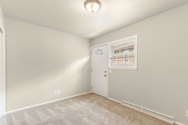 Building Photo - W164N8815 Mill St