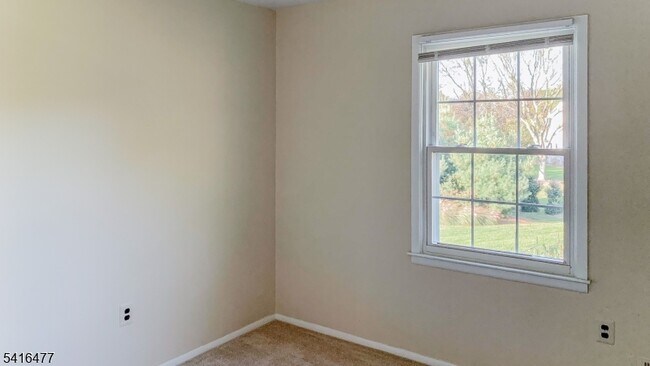 Building Photo - 247 Fairfield Ln