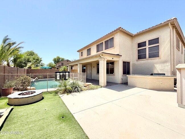 Building Photo - 14509 W Jenan Dr