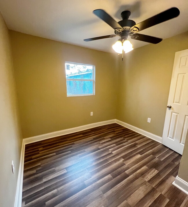 Building Photo - 1045 Sparrow St