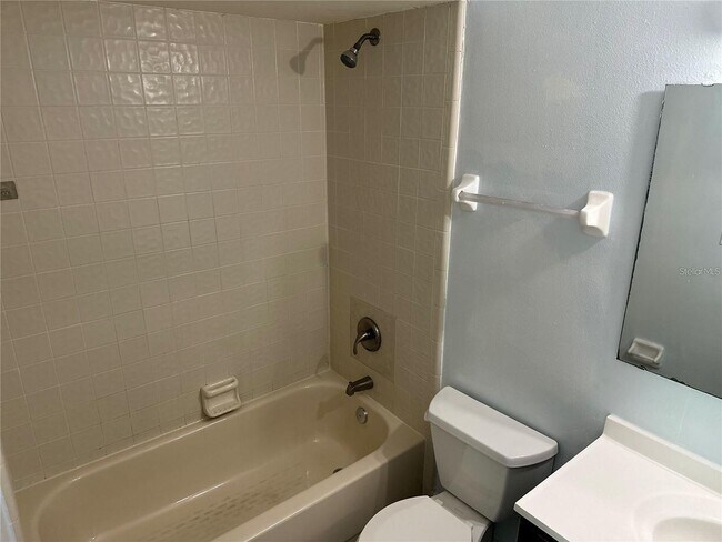 Building Photo - 5 Bedroom Home in Poinciana