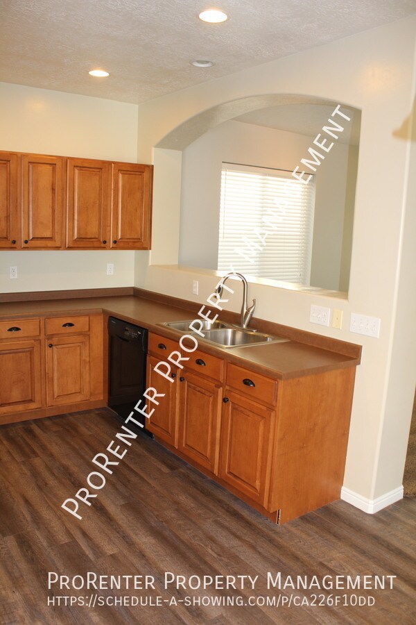 Building Photo - 1412 E 6125 S