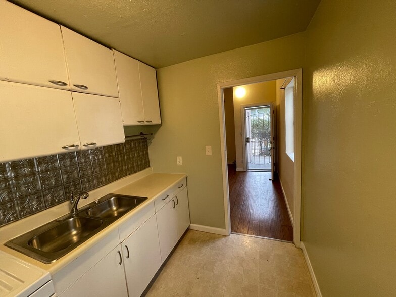 Building Photo - 2225 K St