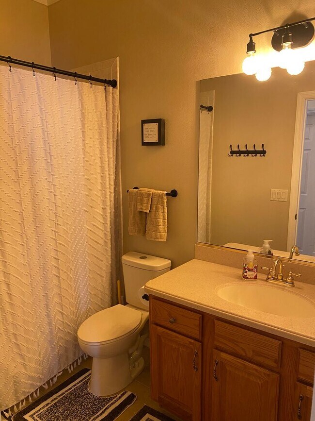 Building Photo - Beautiful Short Term Seasonal Home In Plantation at Leesburg