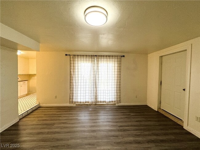 Building Photo - 1871 Shadow Mountain Pl