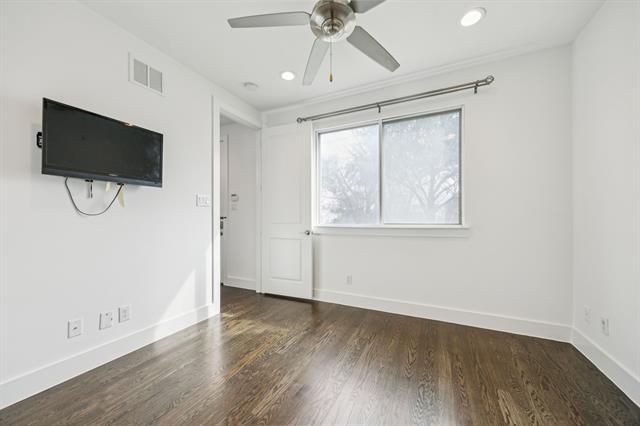 Building Photo - 3002 Zenia Dr