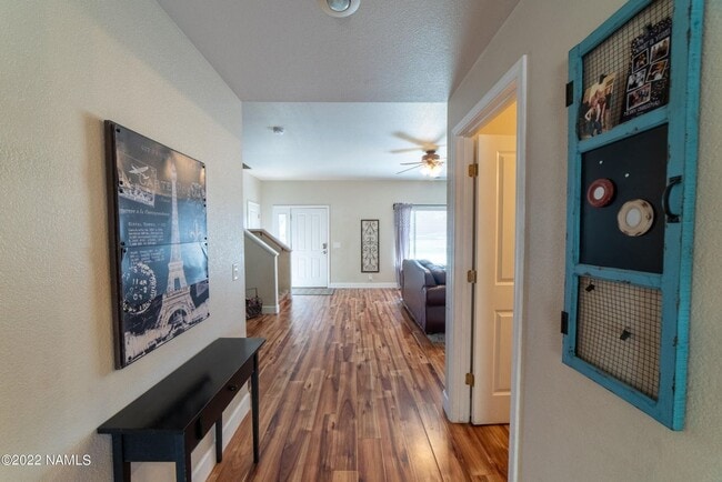 Building Photo - Westside 4 Bed, 2.5 Bath House with A/C & 2-Car Garage Near NAU & CCC! Students & Pets OK! Avail....