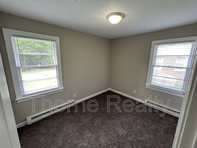 Building Photo - 112 Cane Dr