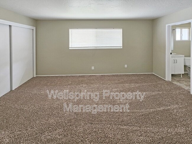 Building Photo - 6552 Valley Ave