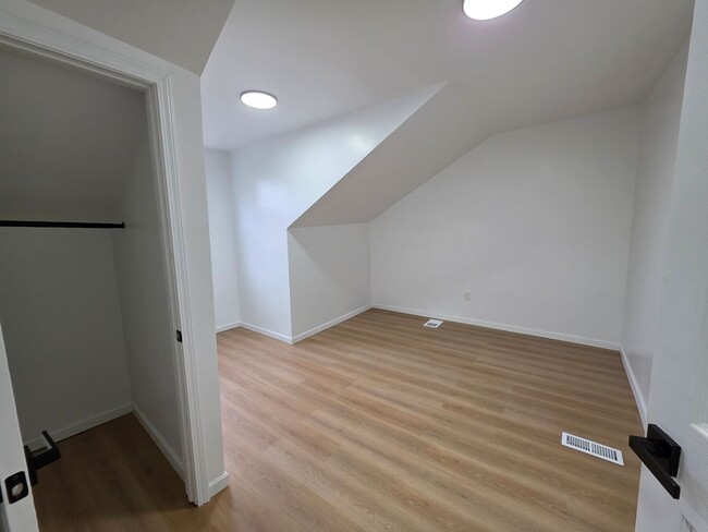 Building Photo - Newly updated 3 bedroom 2 bathroom house for Rent!!!