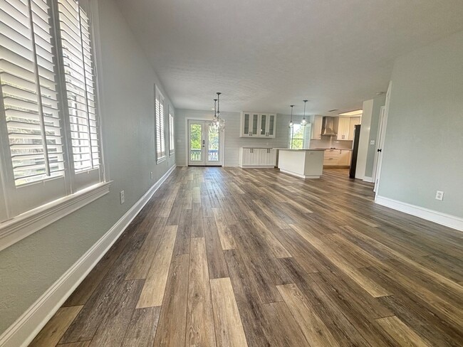 Building Photo - 802 Marvin Ave