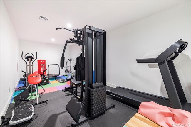 Building Photo - 9 Jennifers Path