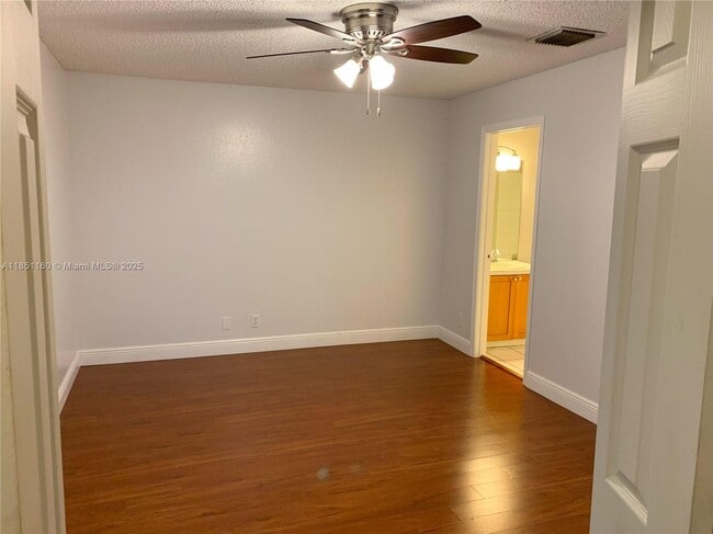 Building Photo - 10911 Jewel Box Ln
