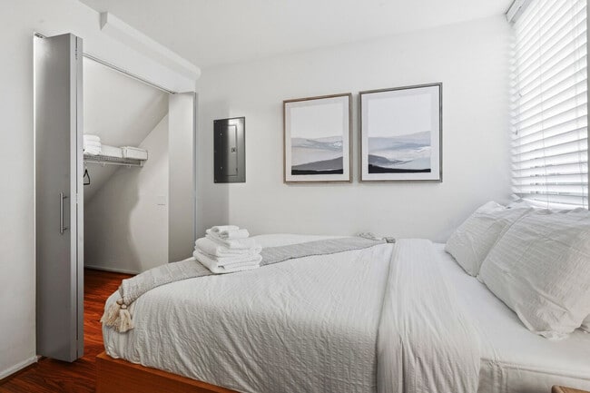 Building Photo - 1464 NW 70th St