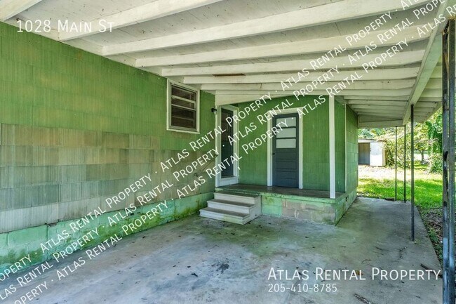 Building Photo - 1028 Main St